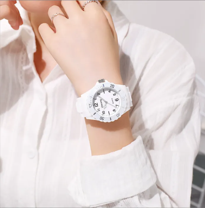Fresh Style Waterproof Shock Resistant Sports Watch for Students