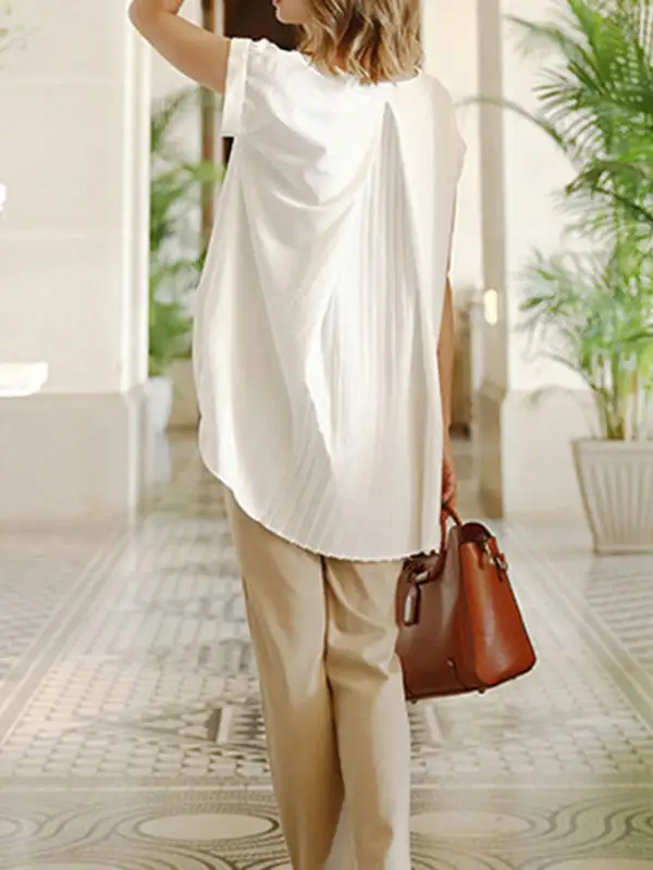 Relaxed Short Sleeve Back Pleat Detail Round Neck T-Shirt