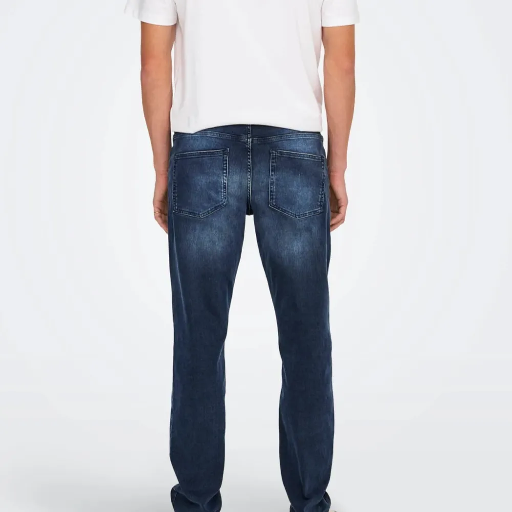 Modern Essential Everyday Classic Jeans