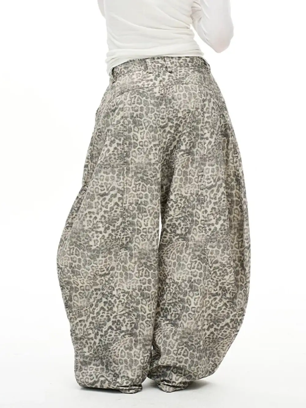 Barrel-Leg Curved-Cut Leopard Pants
