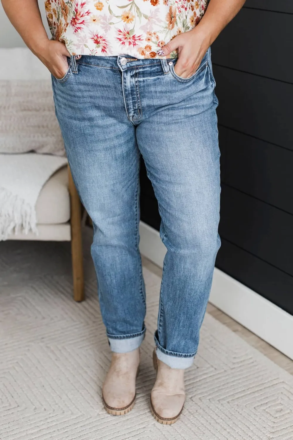 Mid-Rise Straight Leg Clean Finish Jeans