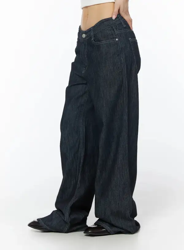Wide-Fit Solid Wide Leg Jeans