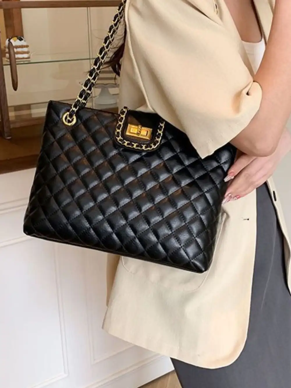 The Melissa Shoulder Bag
