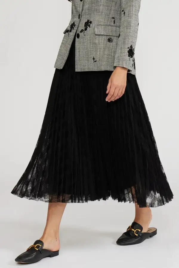 Women's Black Textured Pleated Midi Skirt