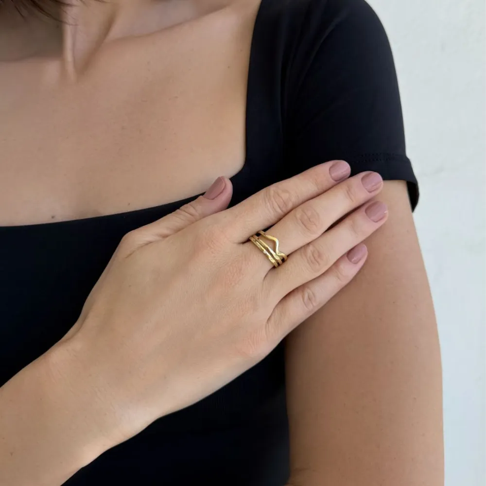 Essential Crystal Band Fashion Ring