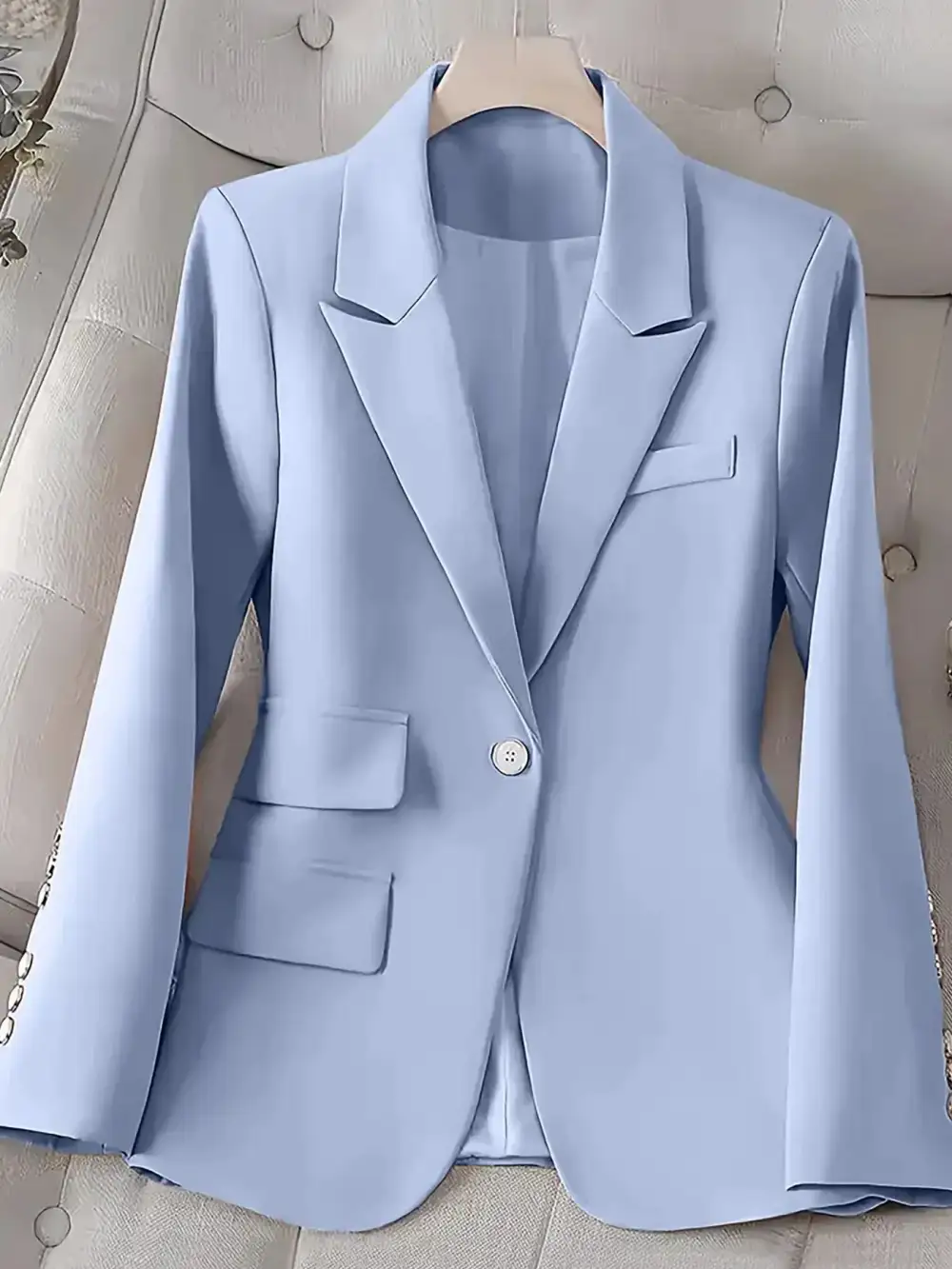 Streamlined Single-Button Long-Sleeve Blazer