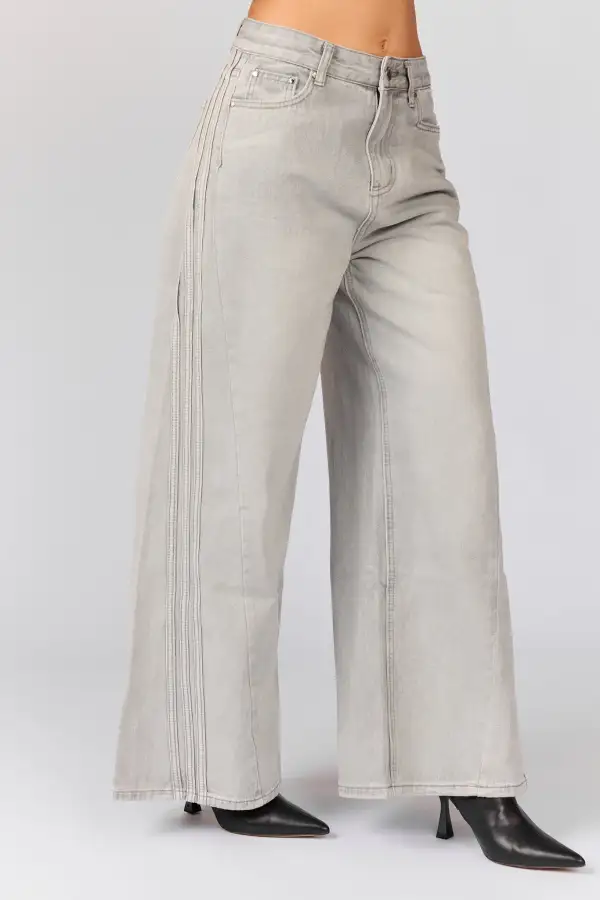 Modern Washed Jeans