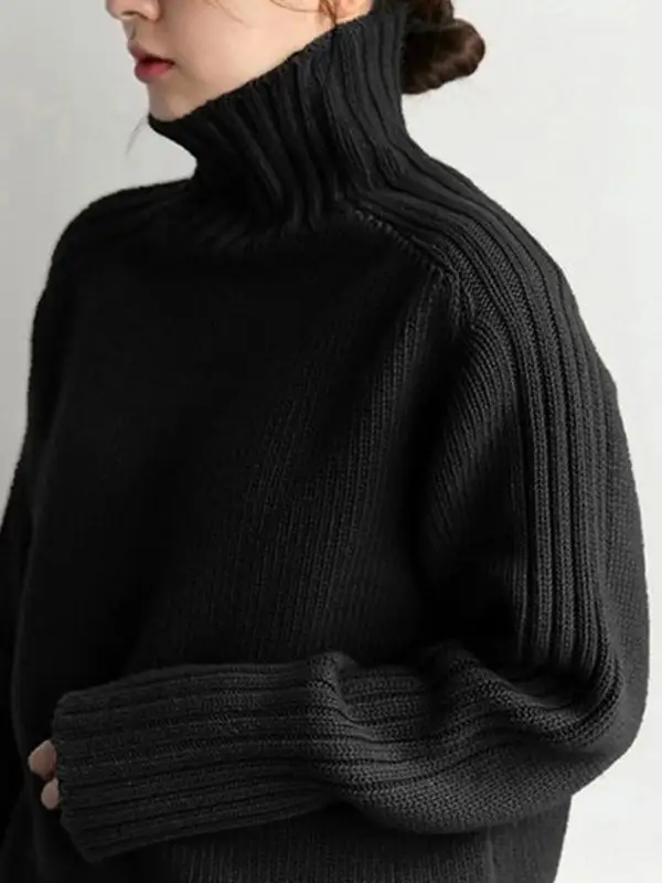 Minimal Turtleneck Sweater