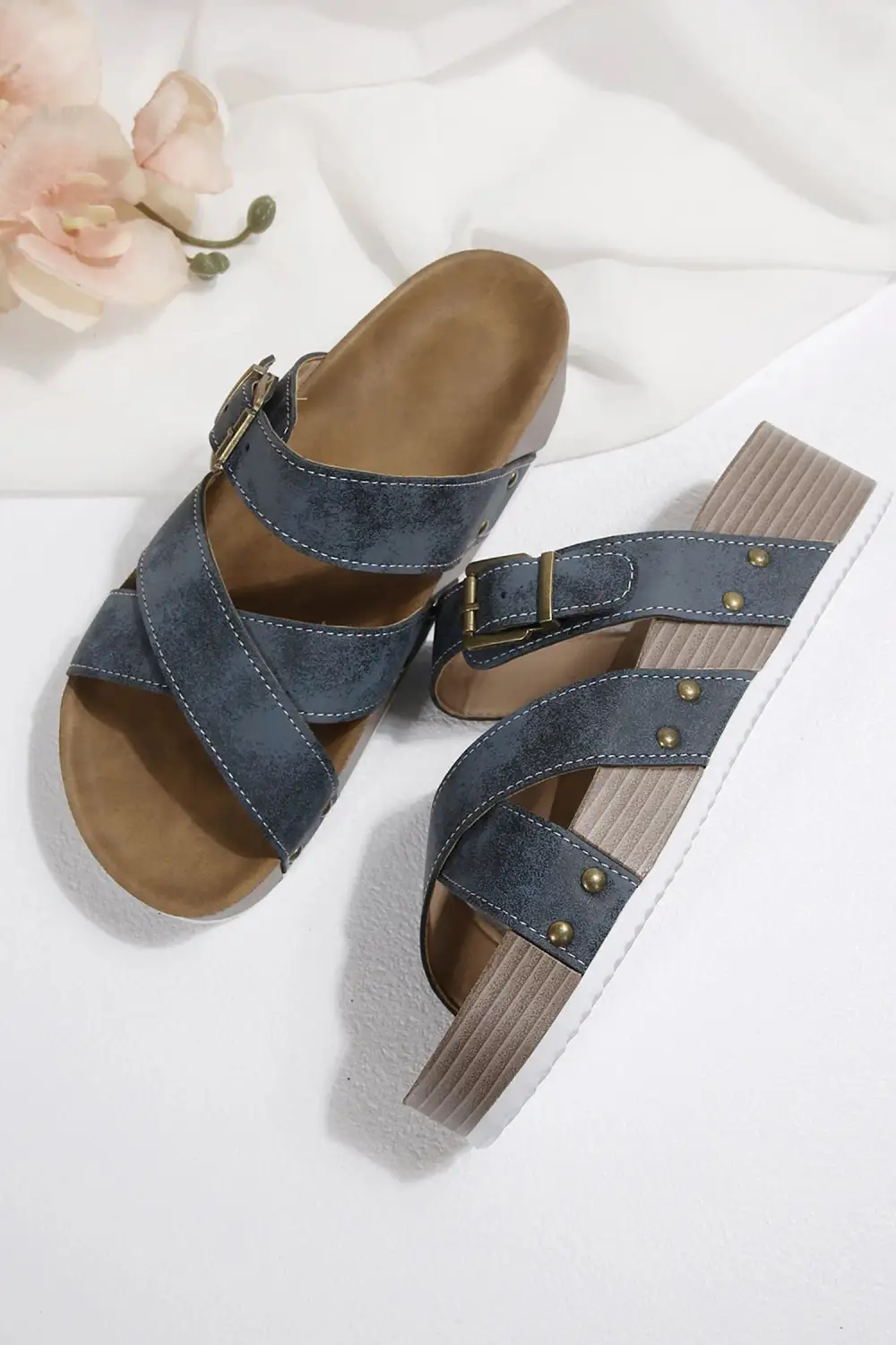 Streamlined Faux Suede Leather Strappy Cutout Flat Sandals