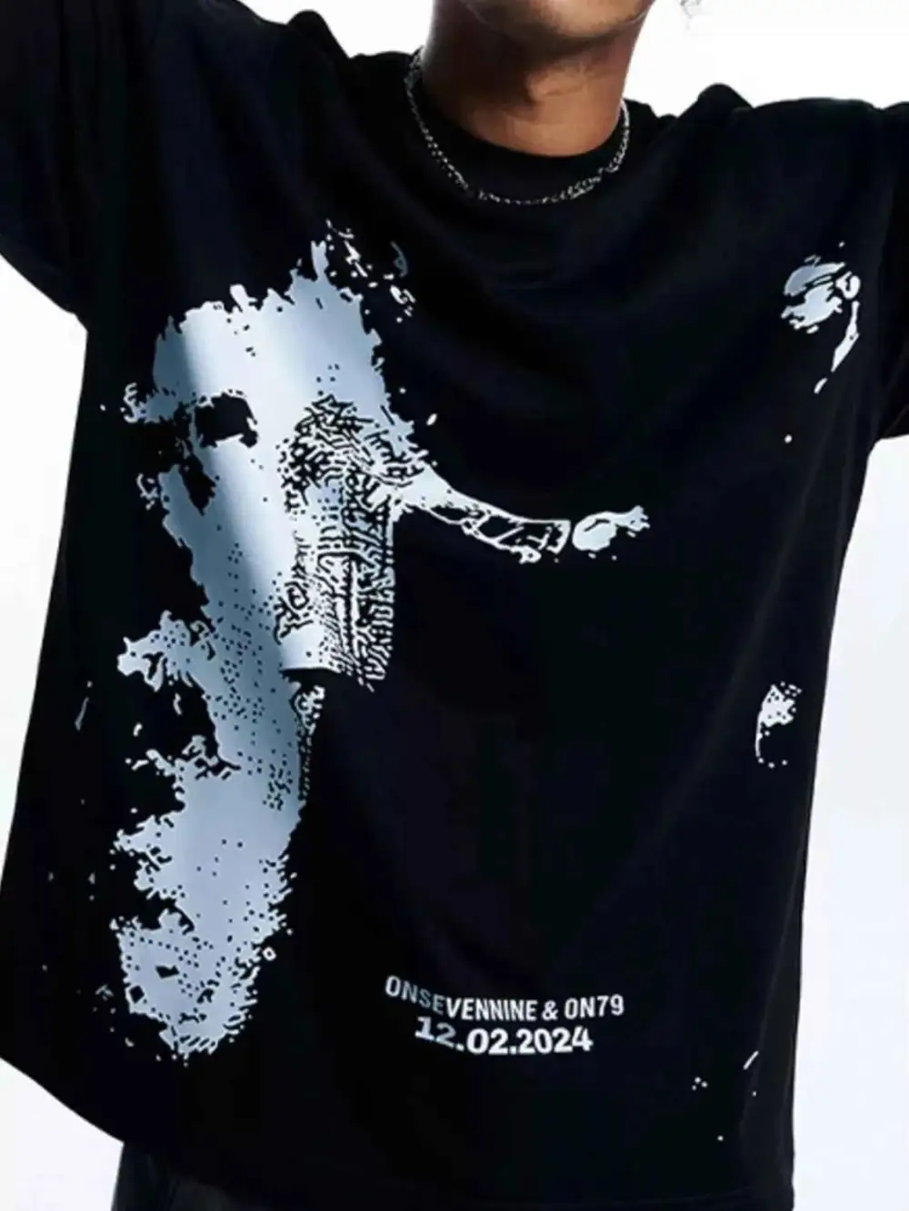 Round Neck Graphic Statement T-Shirt