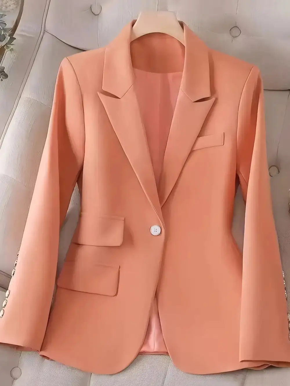 Streamlined Single-Button Long-Sleeve Blazer