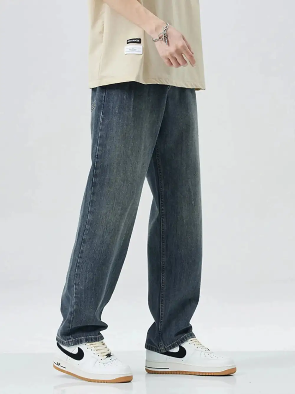 Relaxed Wide Leg Relaxed Fit Jeans
