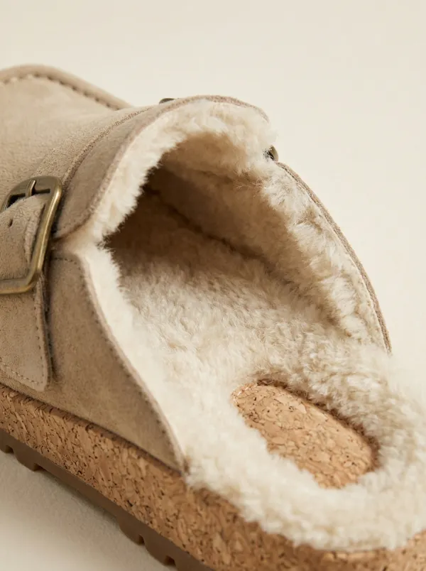 Women's Classic Faux Fur Lined Buckle Detail Clog Style Suede Wood Sole Loafers