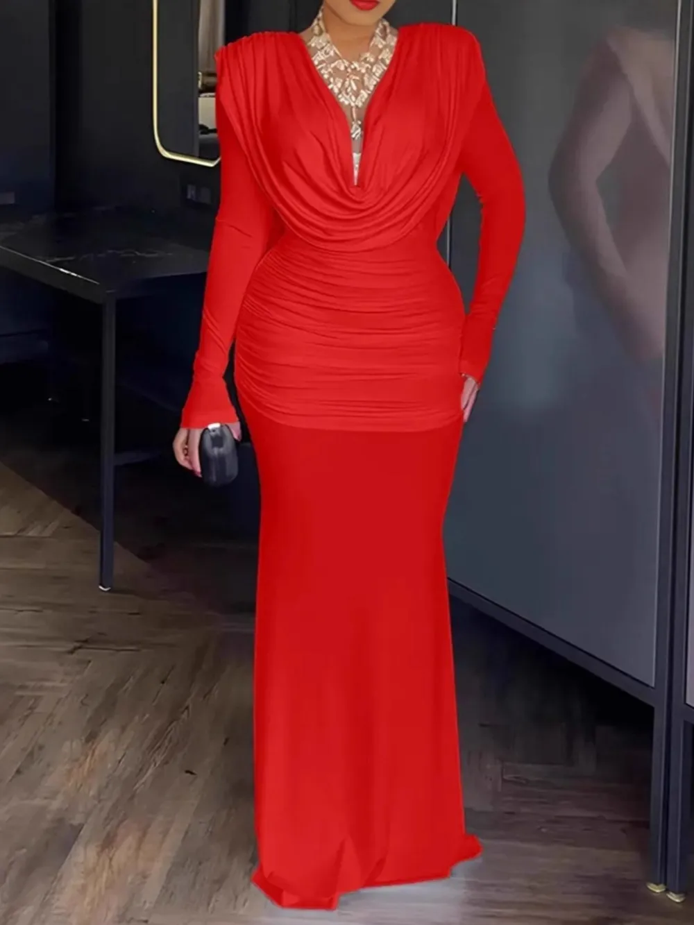 Relaxed Shape Ruched Long Sleeve Maxi Dress