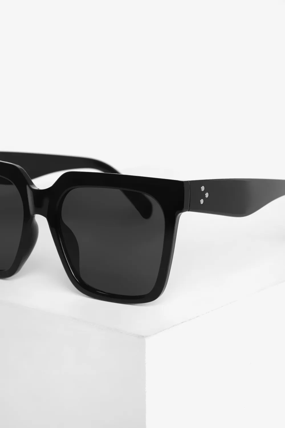 Classic All-Match Black Sunglasses