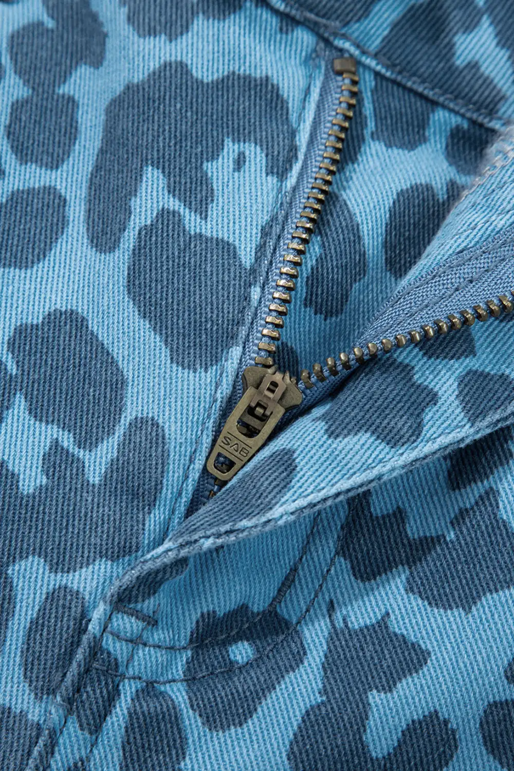 Refined Washed Pocketed Leopard-Print Stretch Straight Leg Jeans