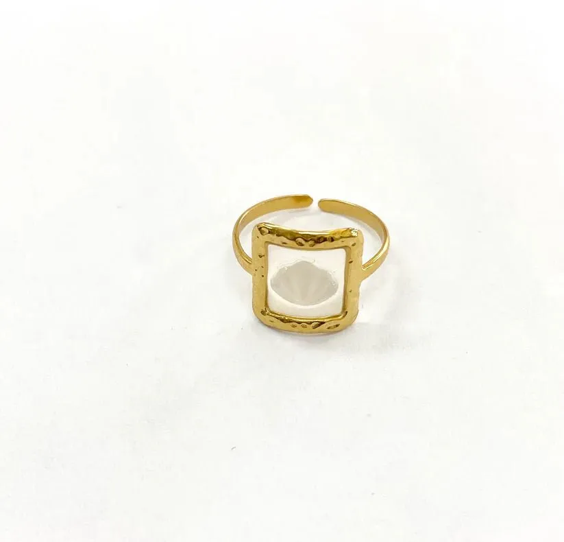 Shell Statement Ring