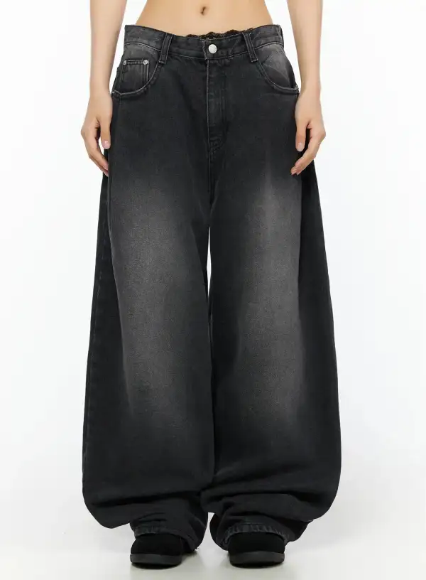 Pintuck Baggy Jeans