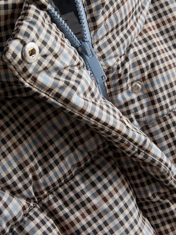 7-15yrs | Funnel Neck Puffer Jacket detail 2