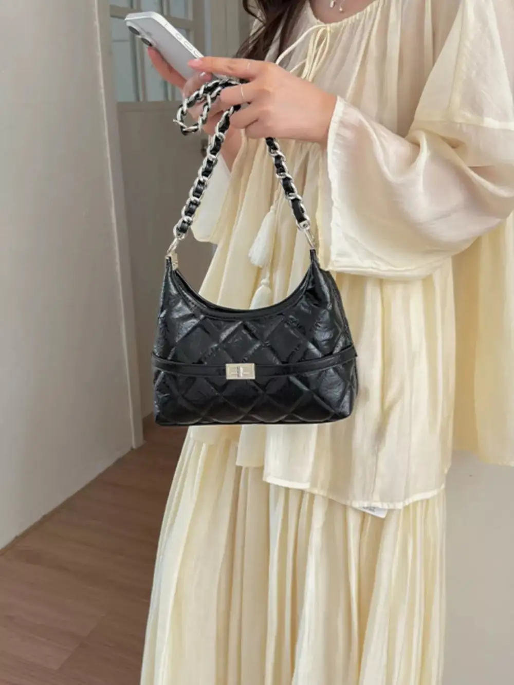 Women's Travel-Ready Quilted Chain Crossbody Bag