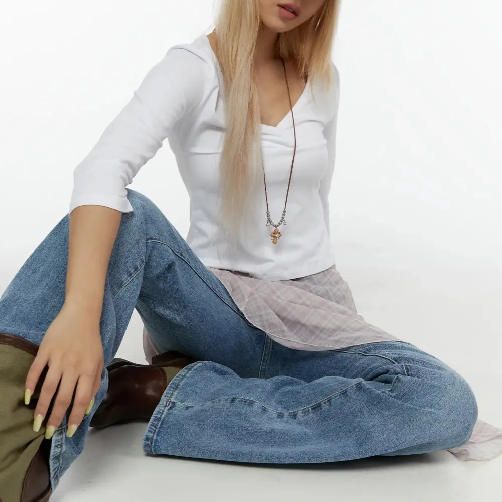 Ribbed V-Neck Three-Quarter Sleeve Top