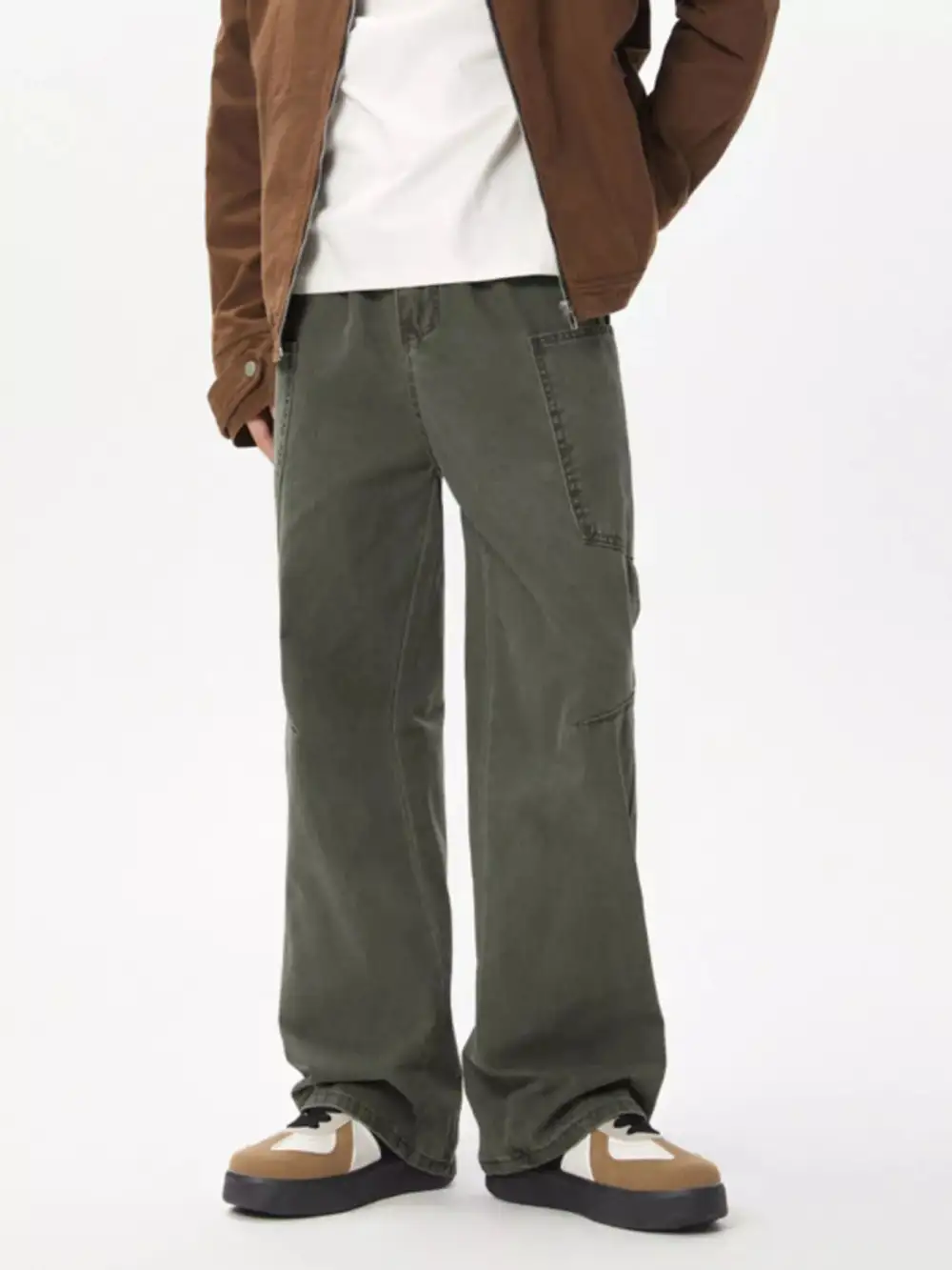 Everyday Wide Leg Cargo Jeans