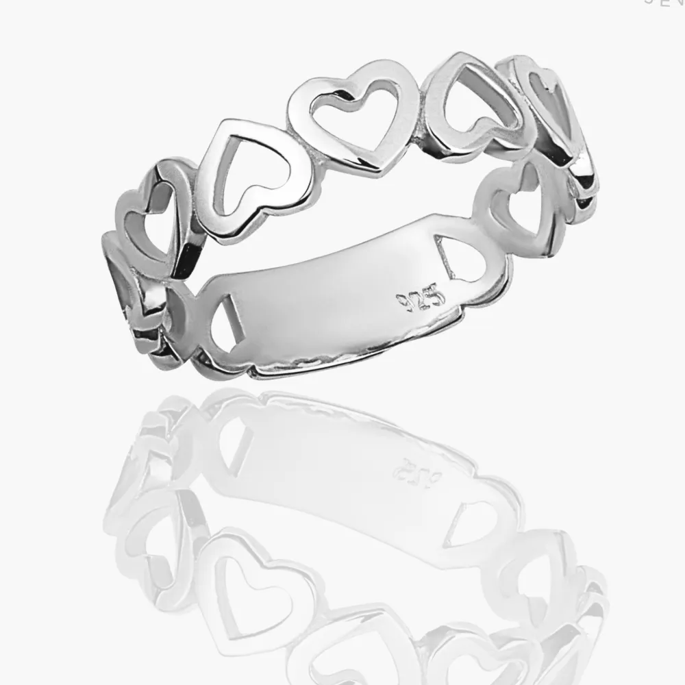 Refined Heart Statement Ring