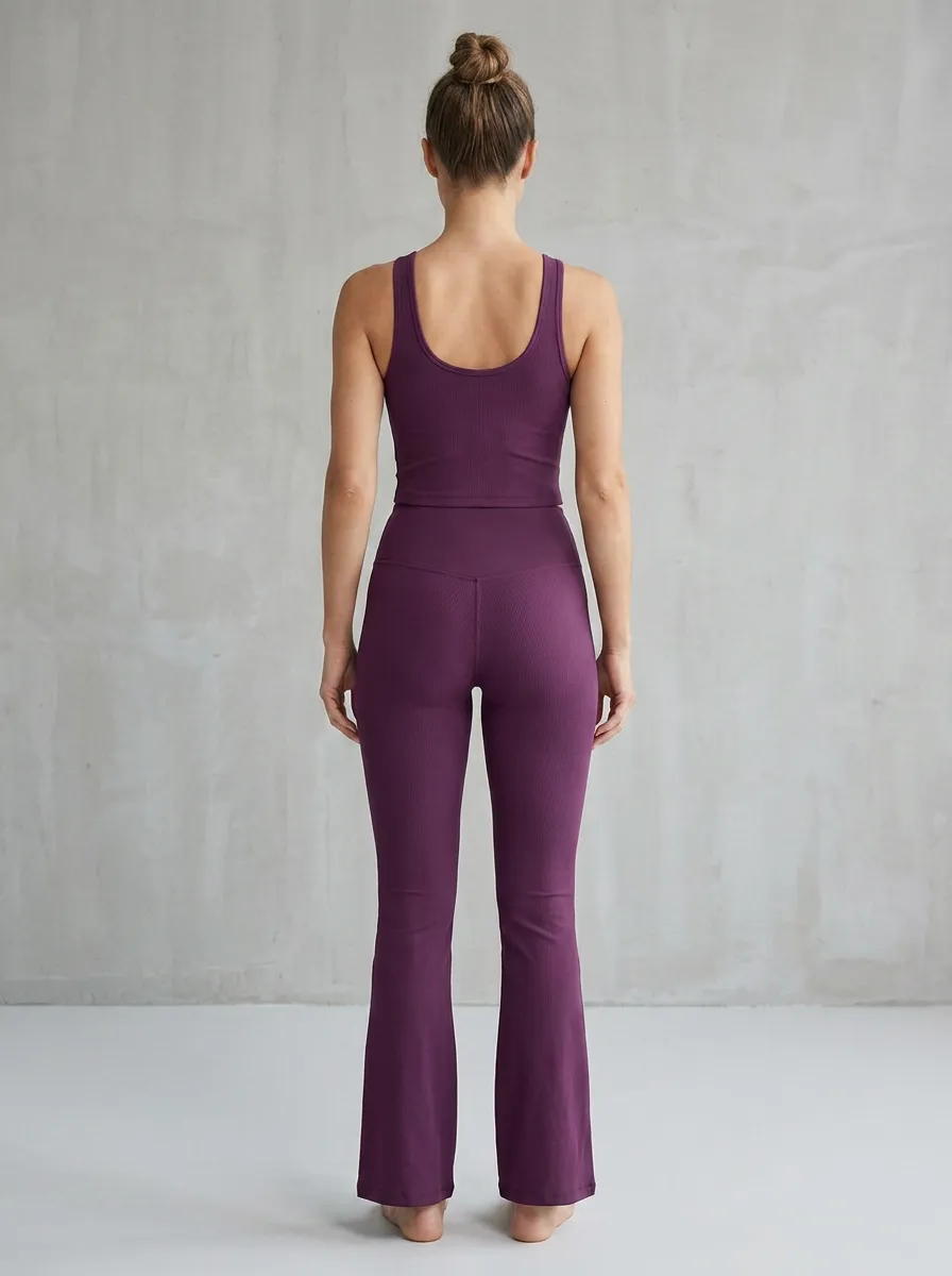 Workout Minimal-Look Women's Tank Top Flare Pants Active Set