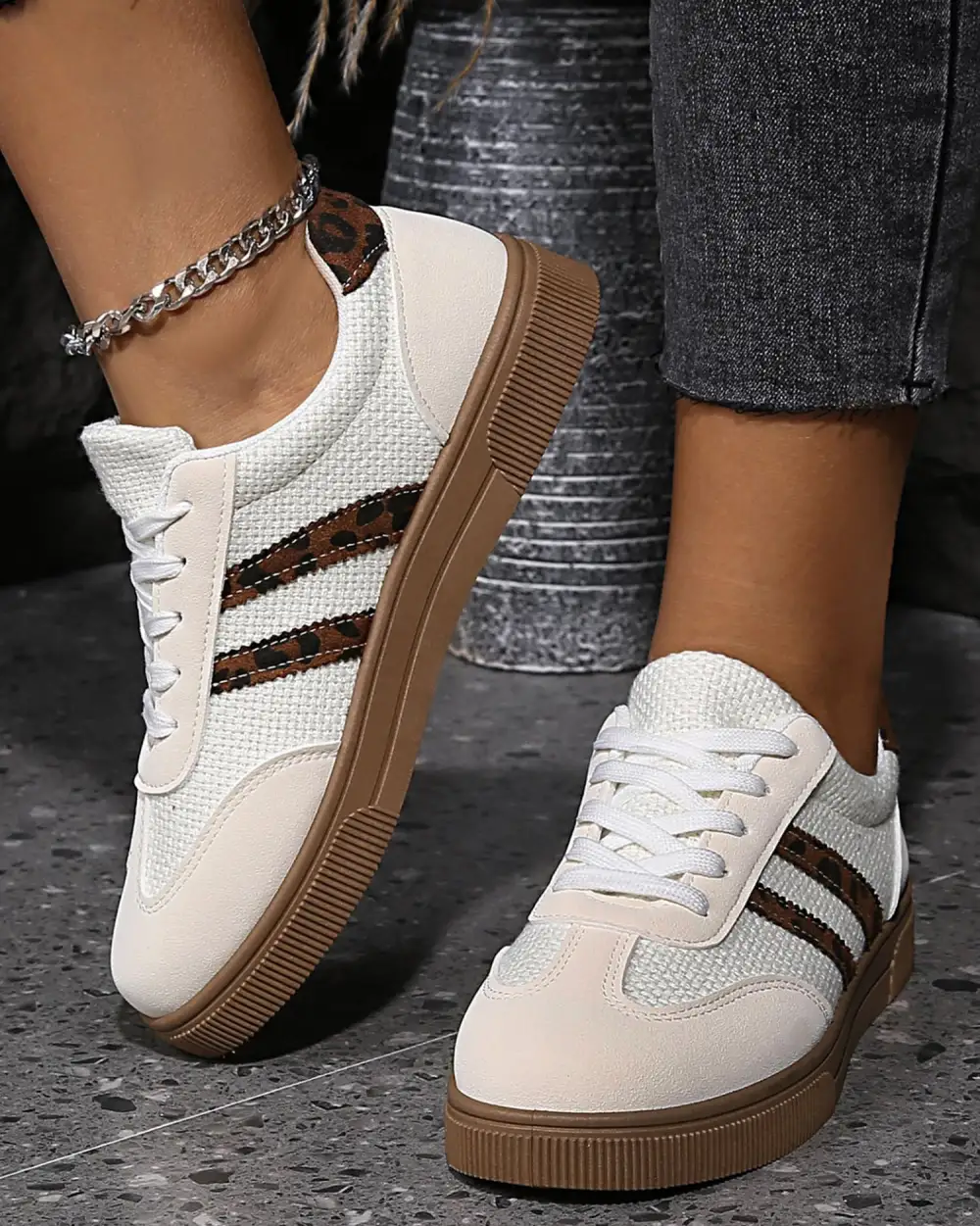 Balanced Focus Casual Sneakers
