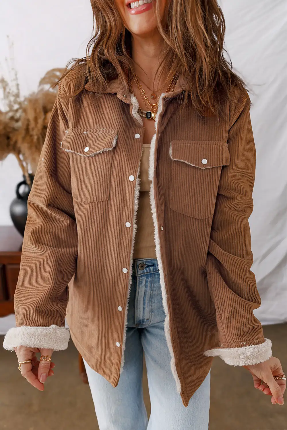 Women's Fleece Lined Buttoned Flap Pockets Corduroy Jacket