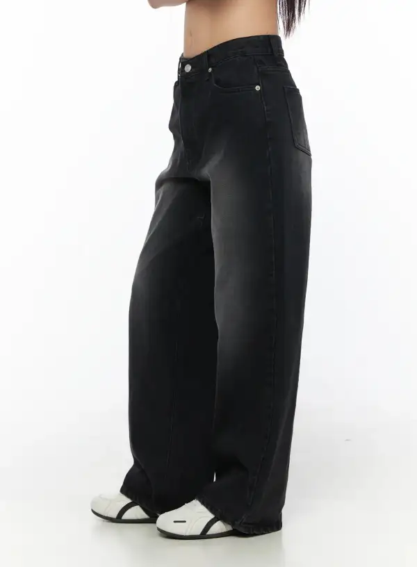 Loose-Fit Baggy Jeans