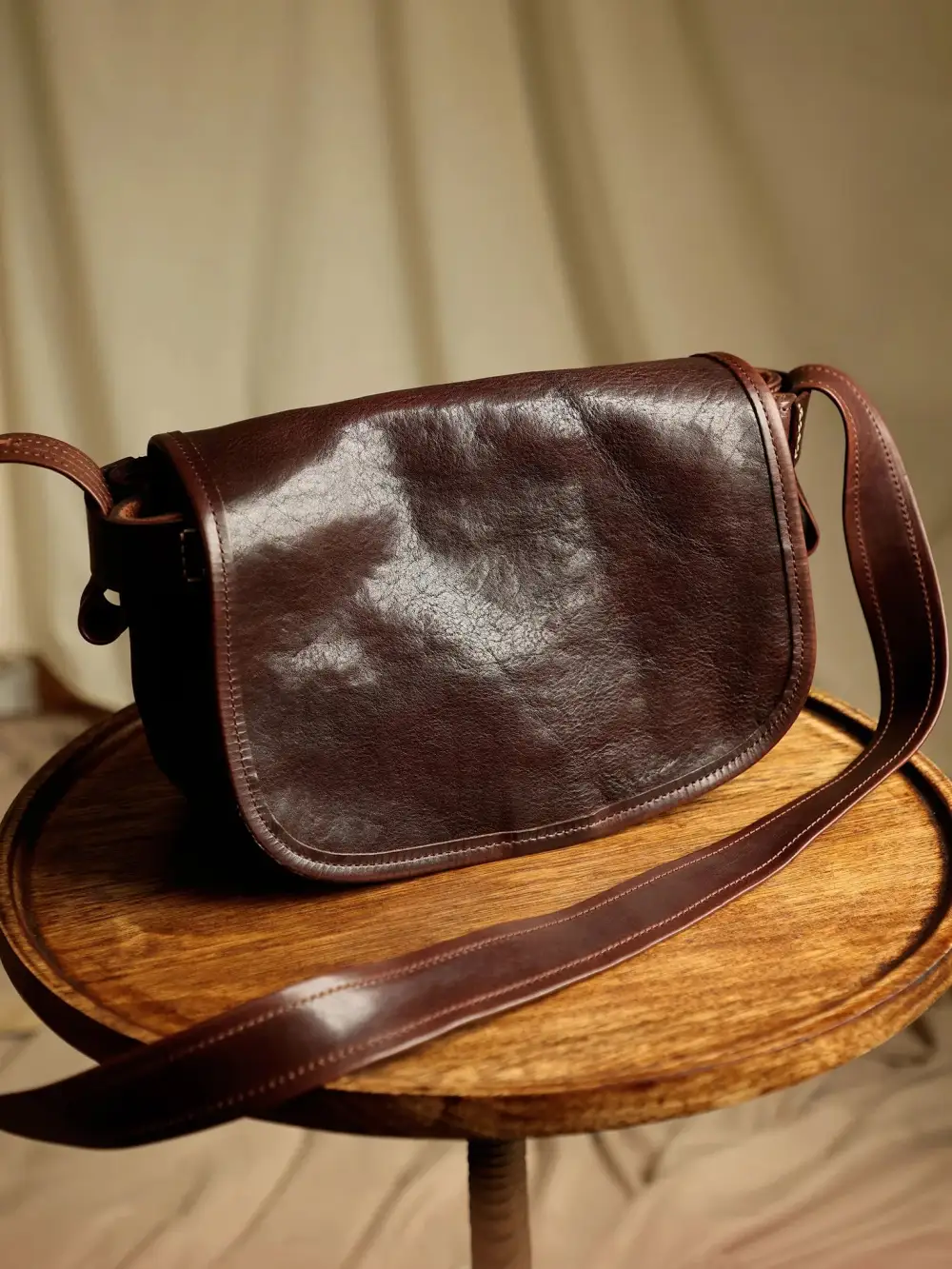 Versatile Ease: Casual Luxury Soft Leather Clutch