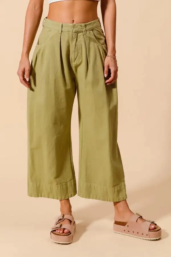 Wide Leg Mid Rise Pocketed Cropped Pants