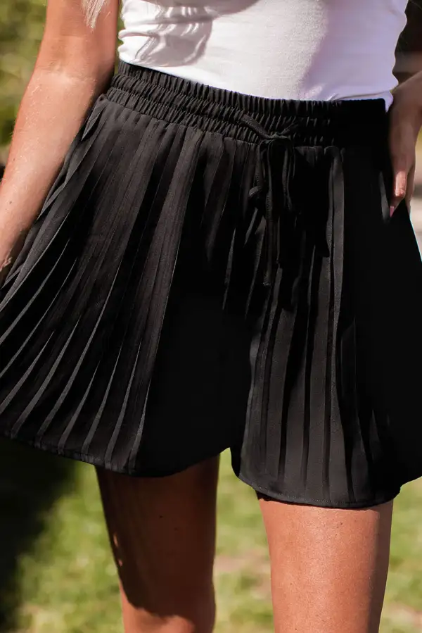 Drawstring Pleated Casual Shorts