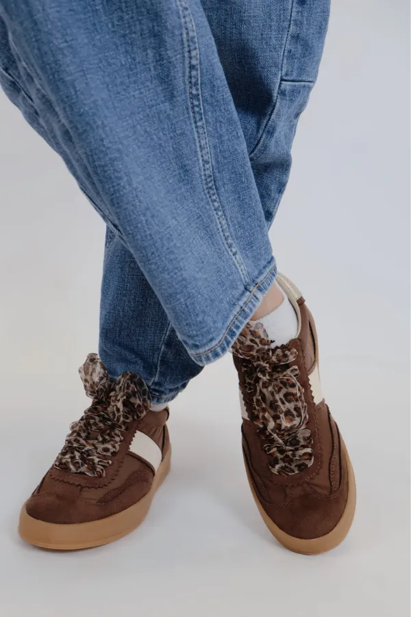 Suede Contrast Detail Casual Sneakers