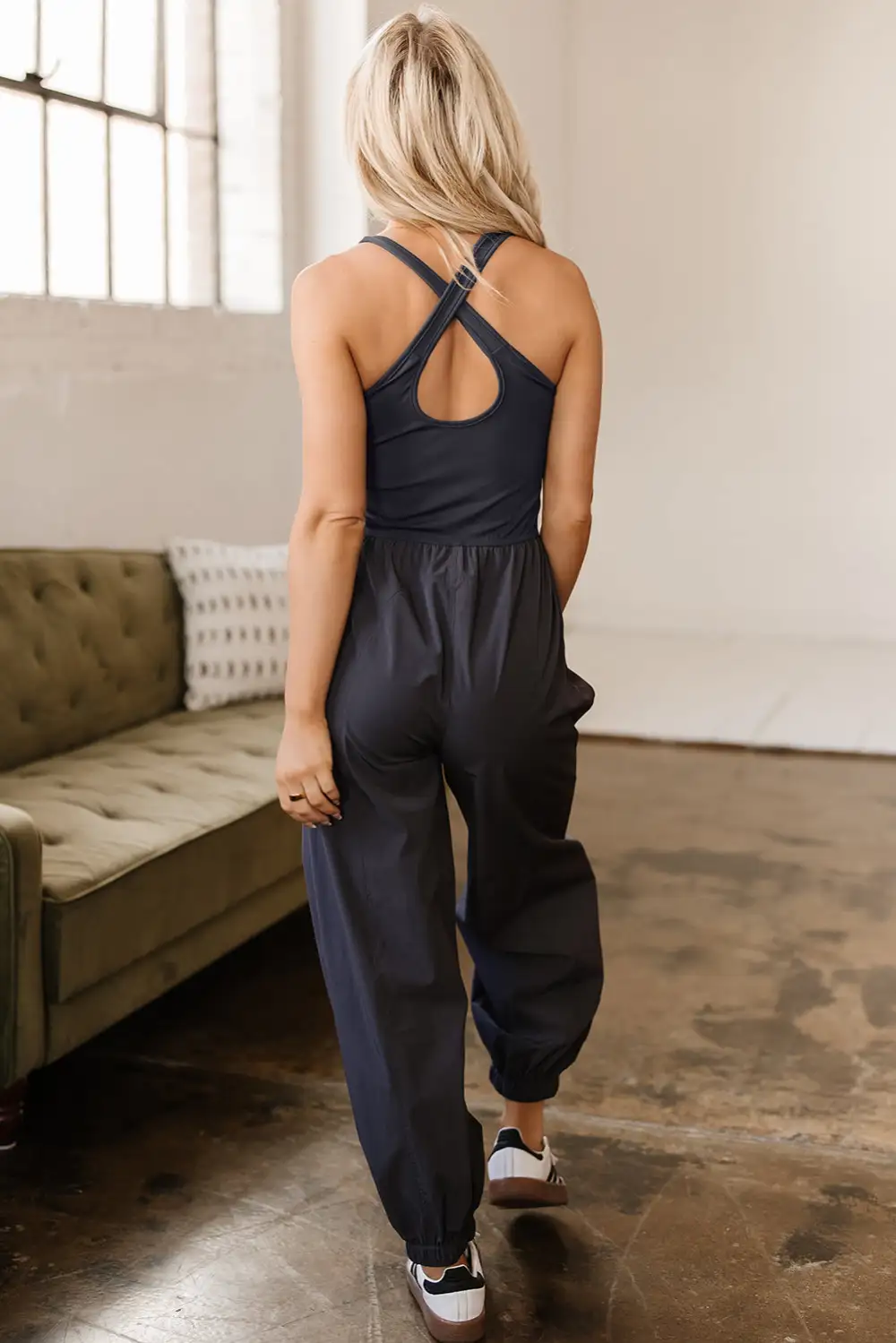 Carbon Back Crossed Straps Open Knit Accessory