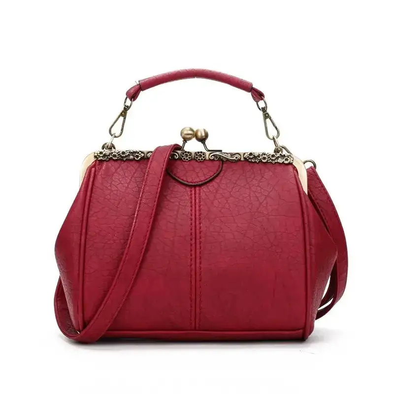 Sophisticated Detail: Luxury Clip-Closure Shoulder Bag