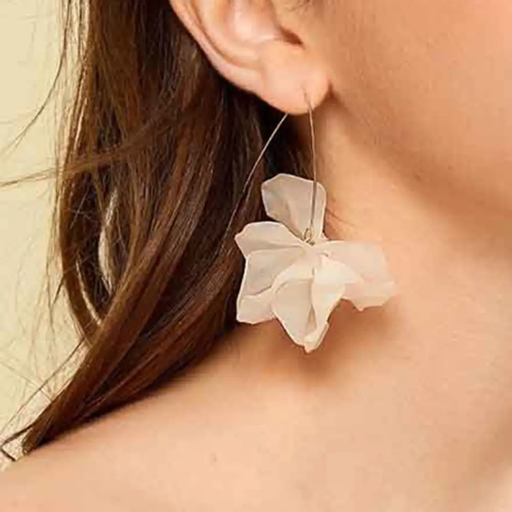 Fine Detail Flower Earrings