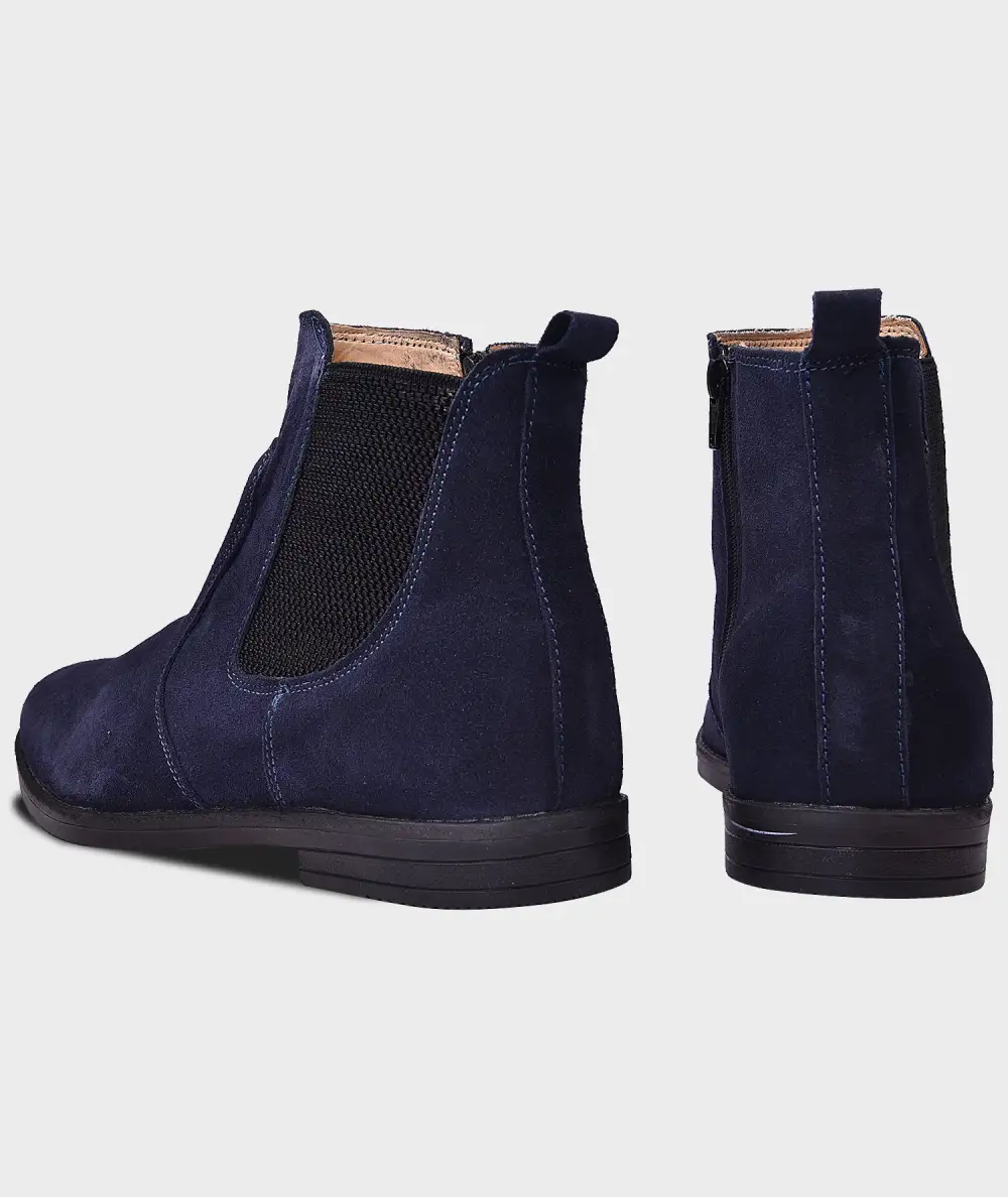 Sleek Everyday Leather Chelsea Boots