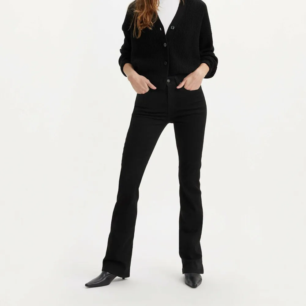 Relaxed Bootcut High-Rise Women's Jeans