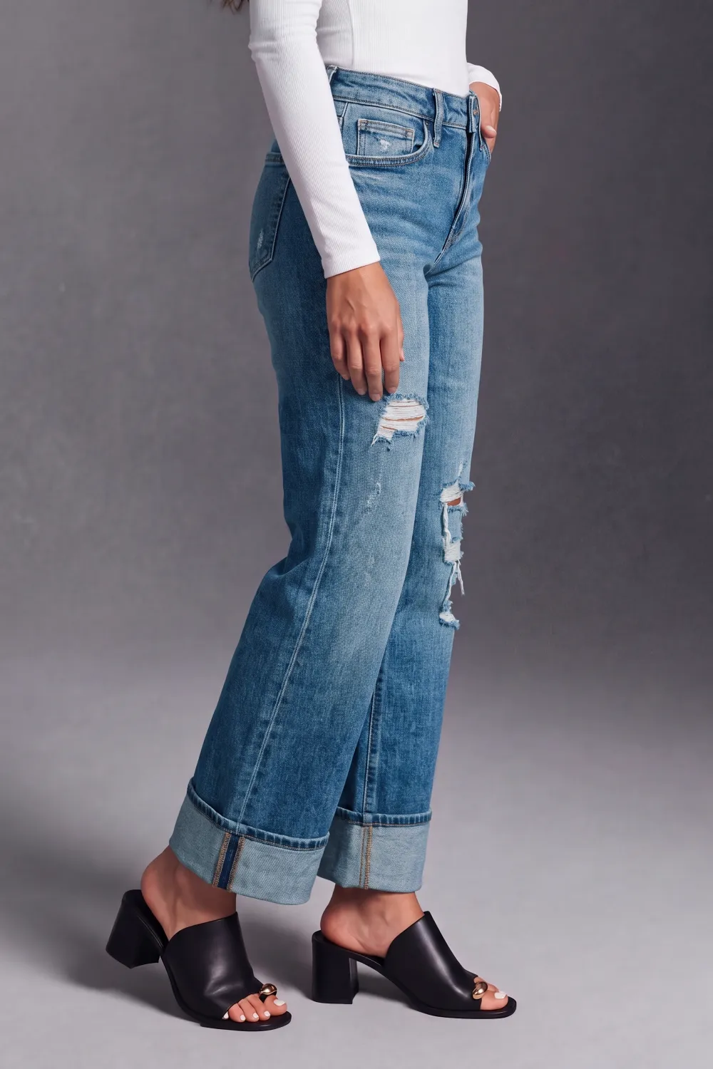 Women's Mid Rise Wide Leg Cropped Jeans