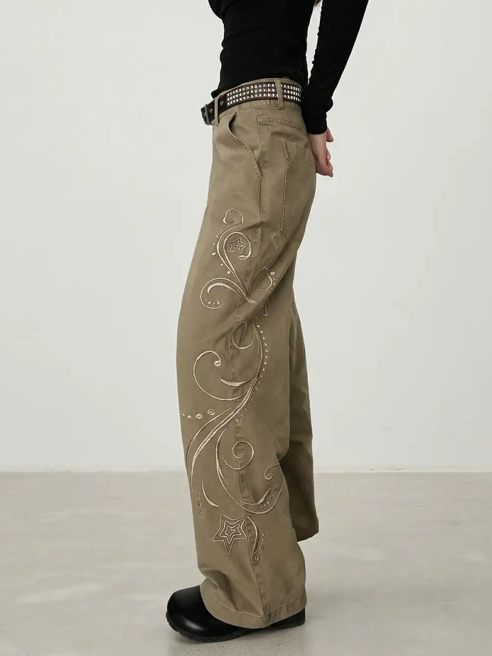 Straight-Leg Embroidered Distressed  Pants