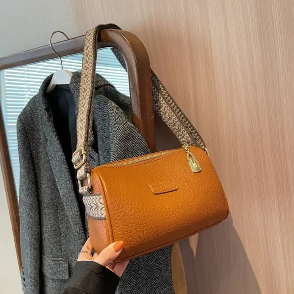 Timeless Heritage: Minimalist Tailored Retro Leather Handbag