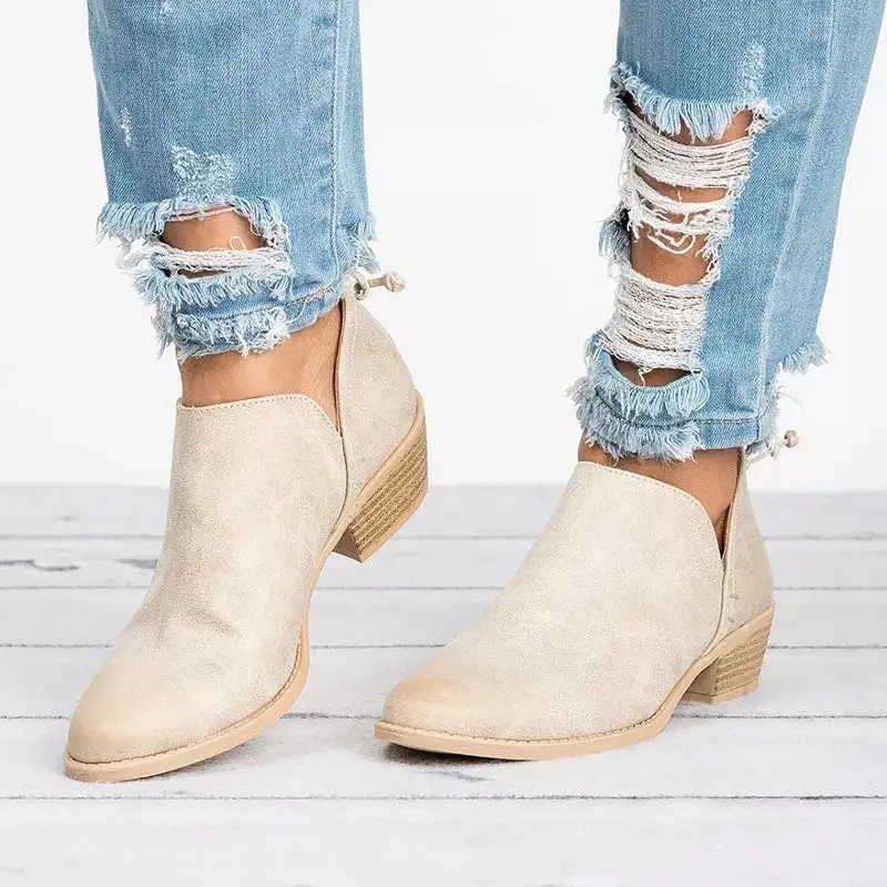 Refined Pointed Toe Block Heel Boots