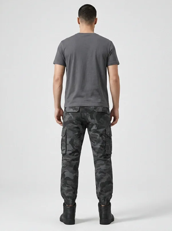 Rugged-Casual Camouflage Cargo Pants