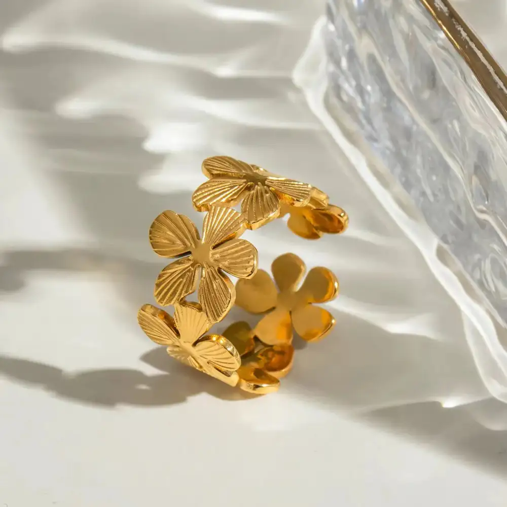 Delicate Daisy Ring