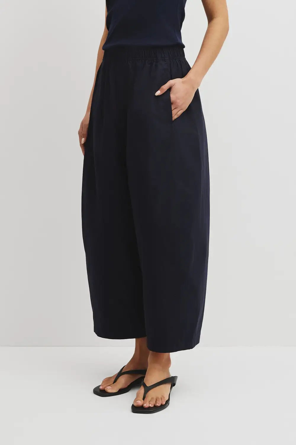 Women's Classic Clean Line Classic Pants
