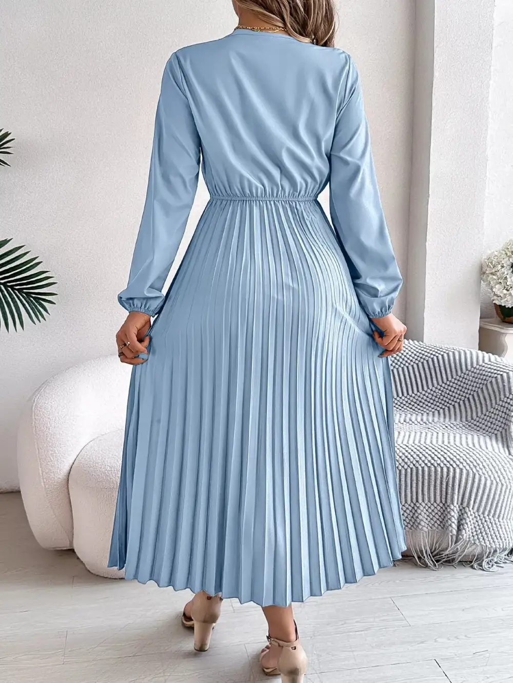 Lace V Neck Pleated Dress Casual