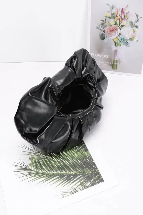 Hobo Bag with chain
