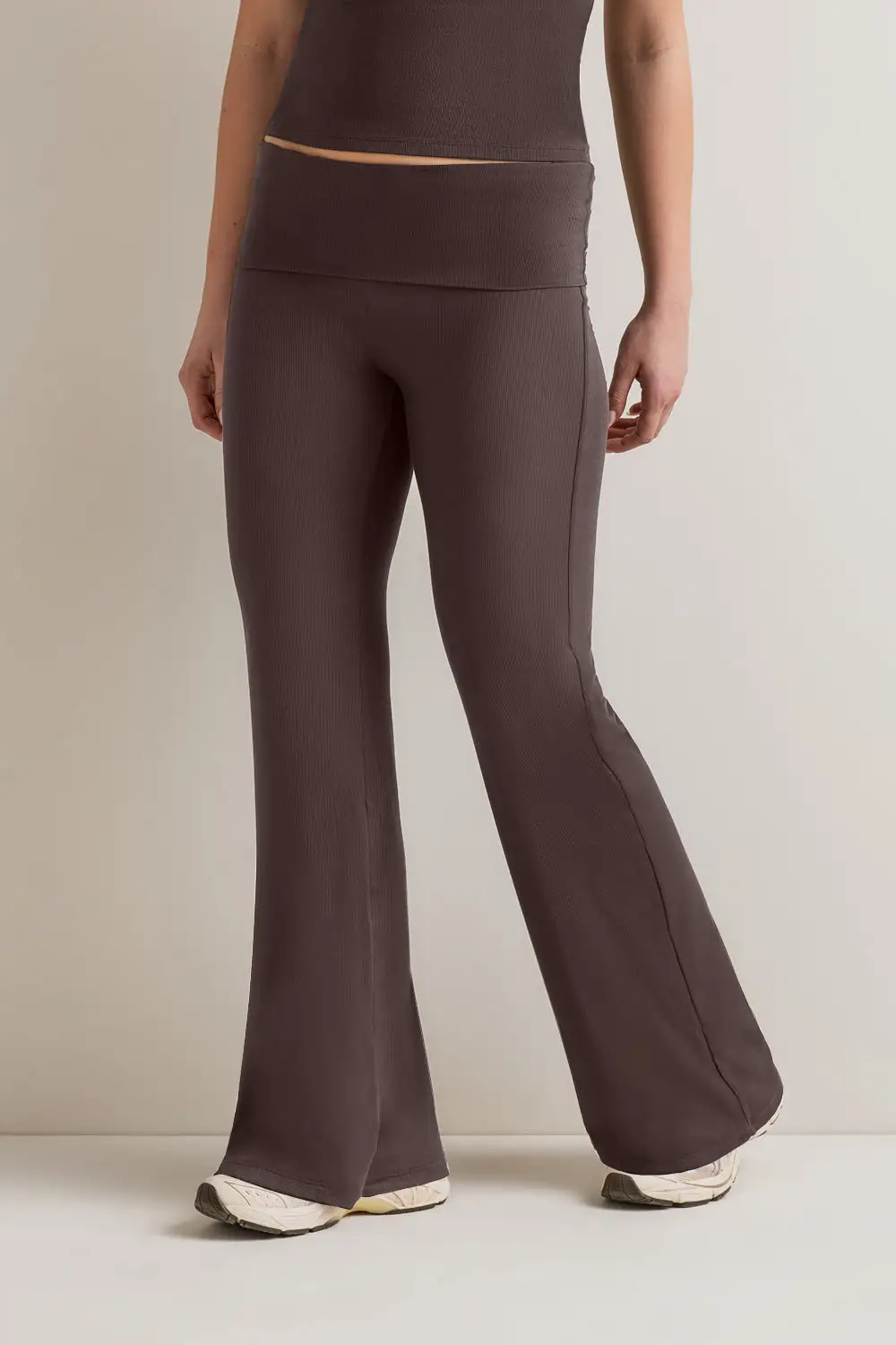 Flexible Waist Flared Rib Trousers